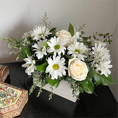 Fresh Linen Box Bouquet –  Corum Flower Shop, Manchester KY
