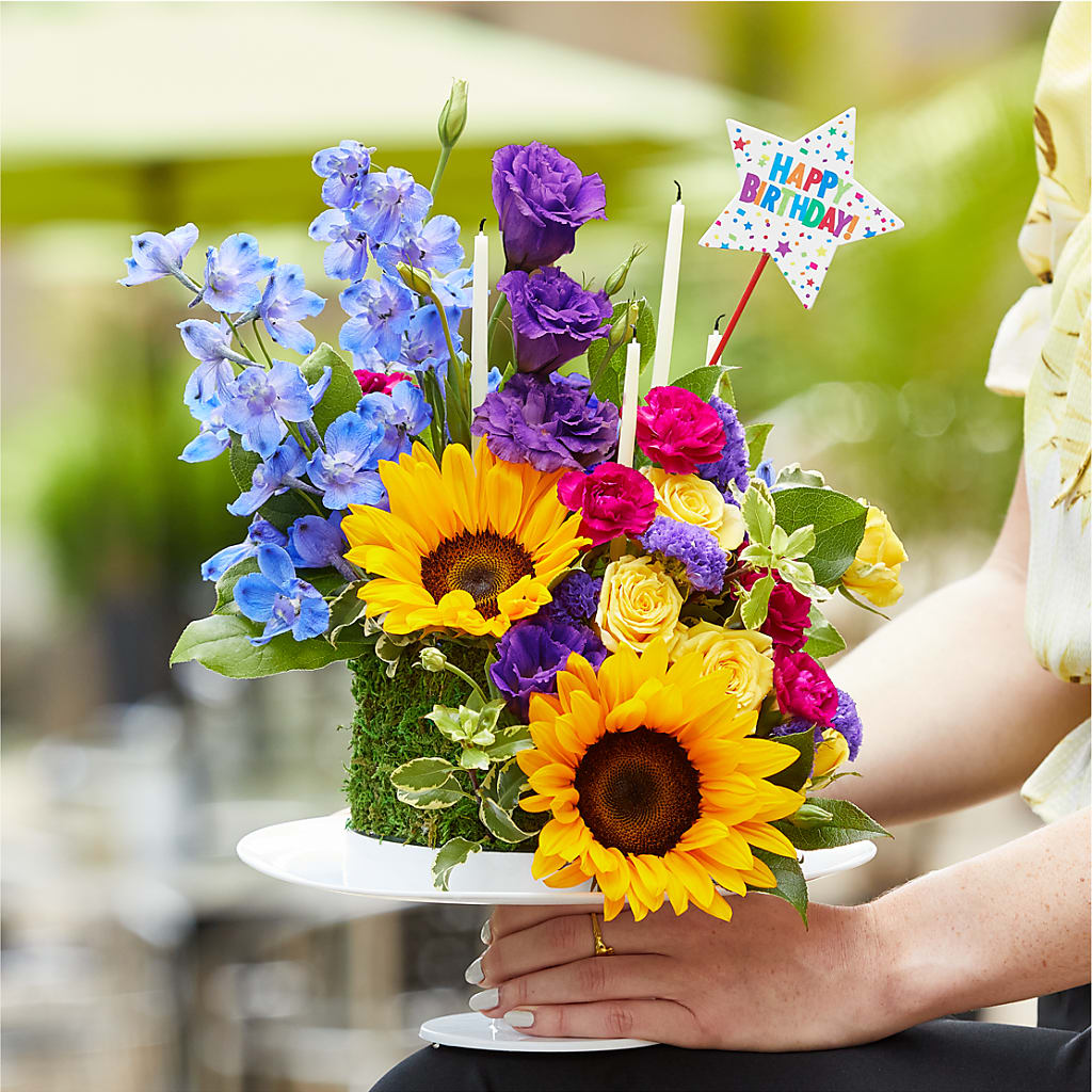 Star of the Day Floral Cake –  Corum Flower Shop, Manchester KY